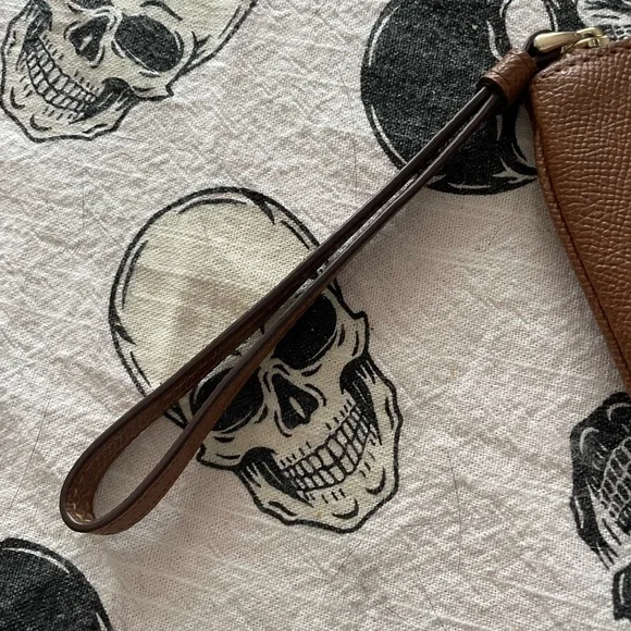 Coach large Wristlet - Picture 2 of 9